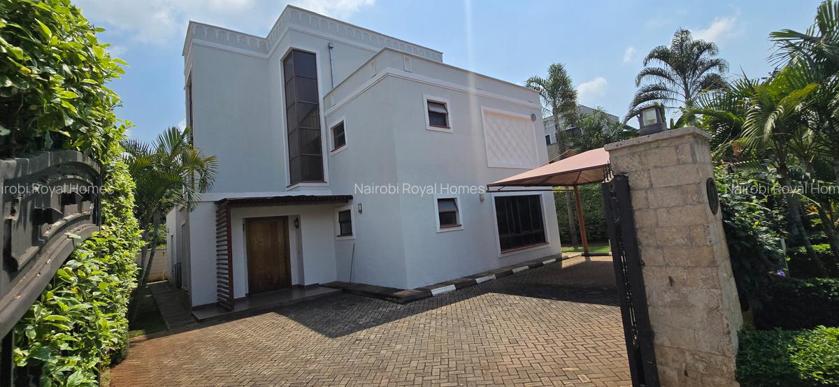 5 Bed Townhouse with En Suite at Lavington Green - 1