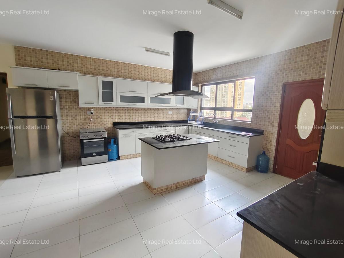 Serviced 3 Bed Apartment with En Suite in Kilimani - 16