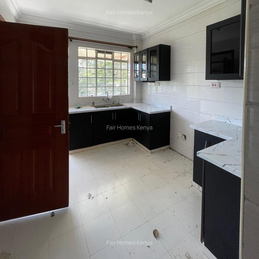 3 Bed Apartment with En Suite at Hatheru Road - 4