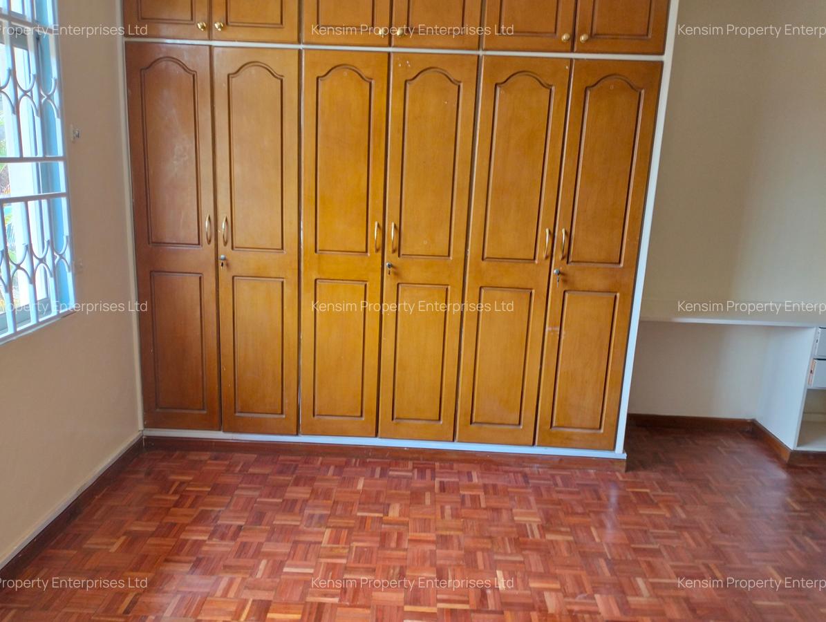 5 Bed Townhouse with En Suite in Lavington - 17