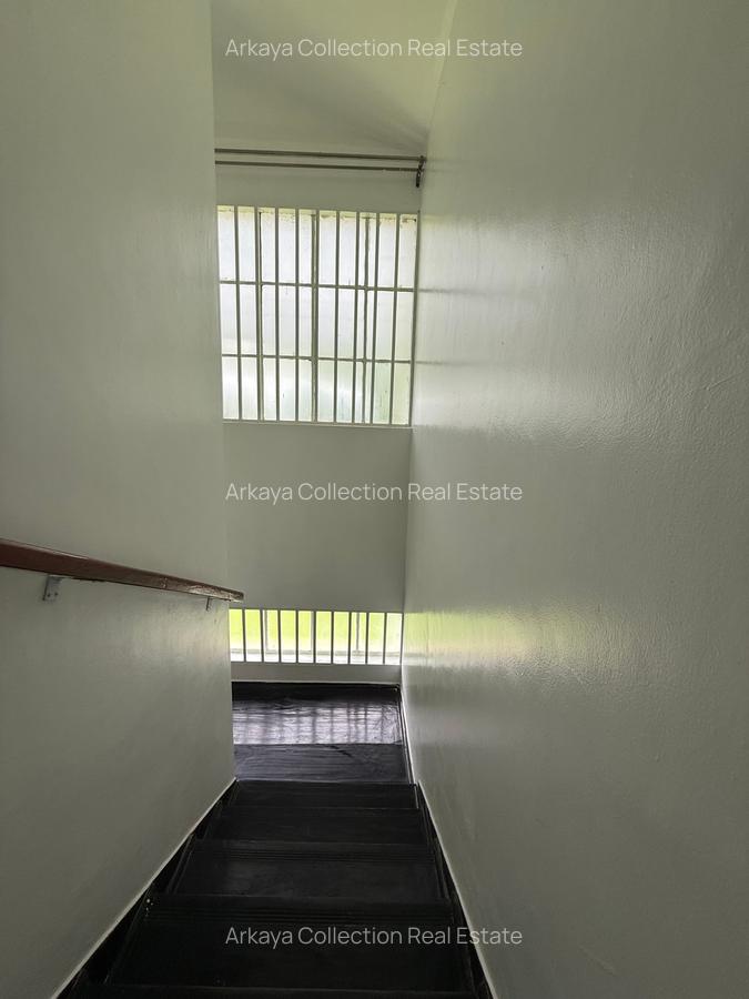 5 Bed House with En Suite in Nyari - 20