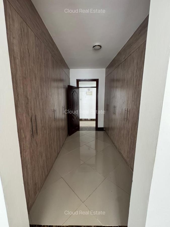3 Bed Apartment with En Suite in Lavington - 5
