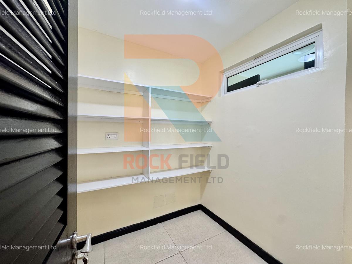 3 Bed Apartment with En Suite in Riverside - 5