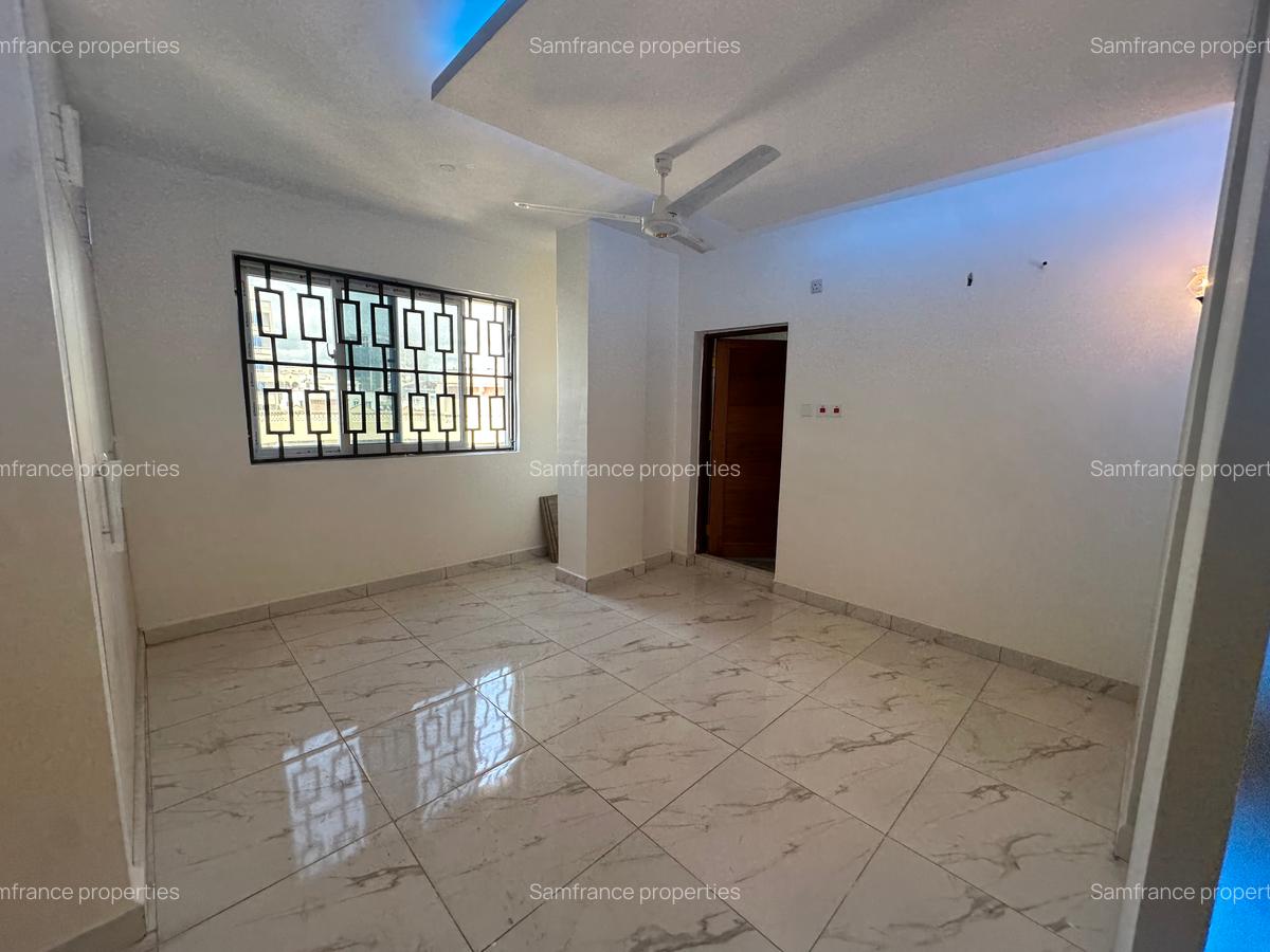 3 Bed Apartment with Borehole at Links Road - 10