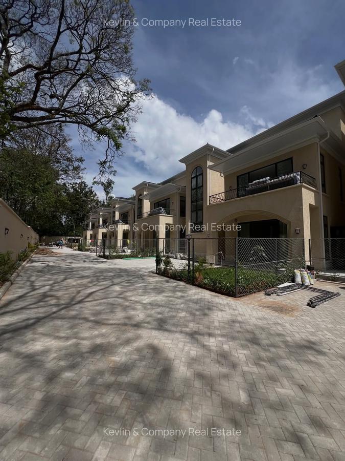5 Bed Townhouse with En Suite in Lavington - 1