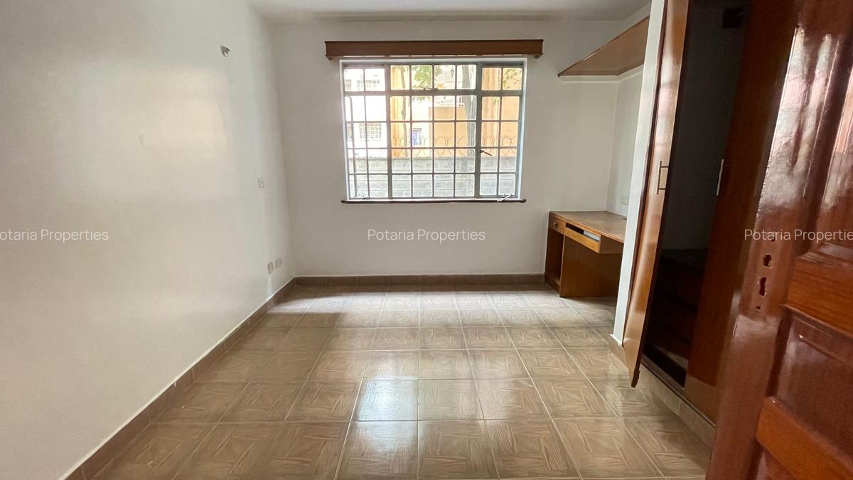 3 Bed Apartment with Parking in Kilimani - 4