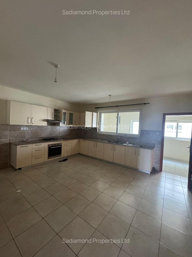 3 Bed Apartment with En Suite in Westlands Area - 2