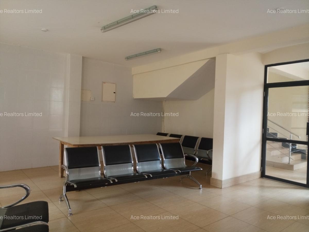 3 Bed Apartment with En Suite at Denis Prit - 3