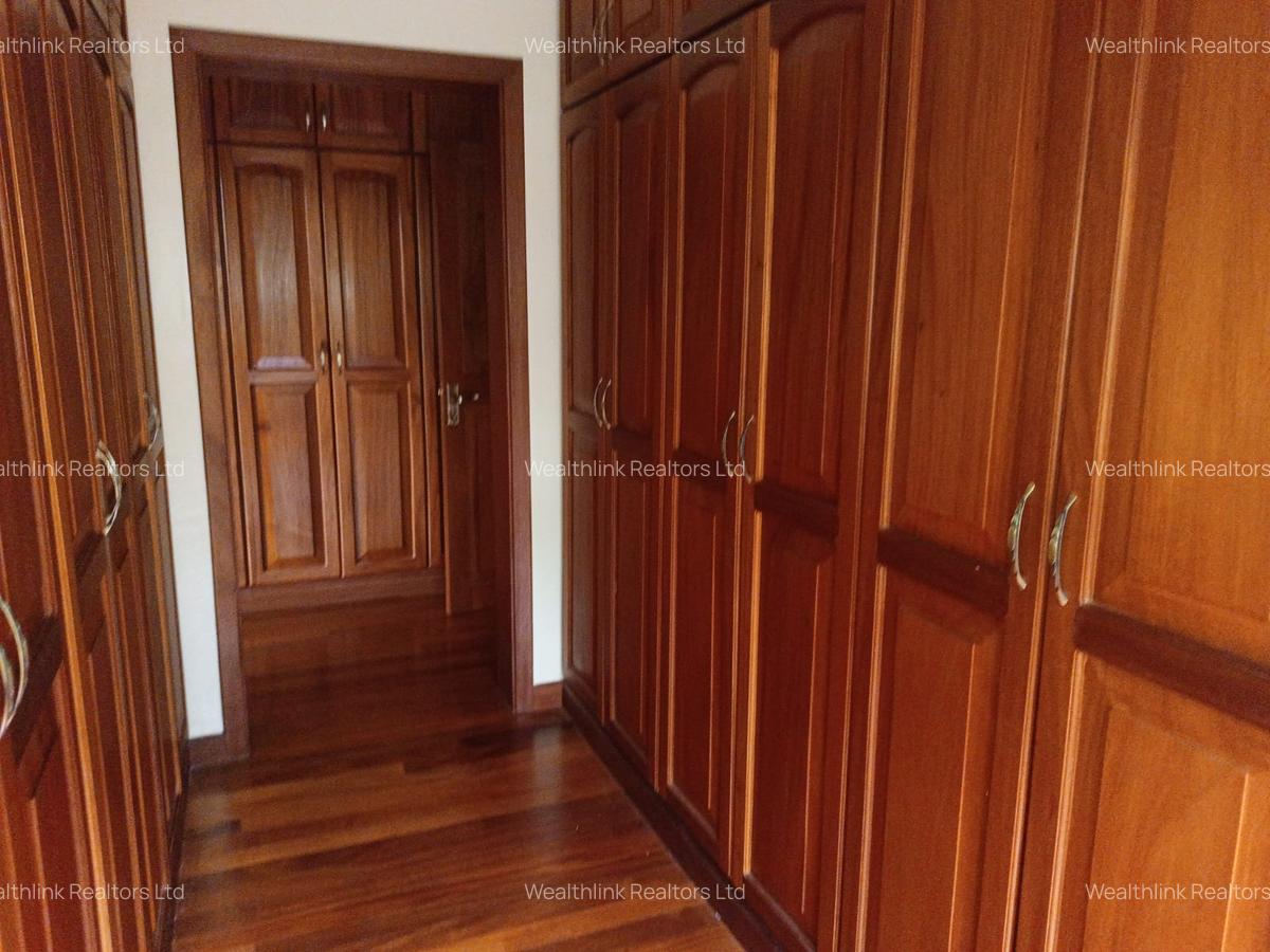 5 Bed Townhouse with En Suite at Karen - 10