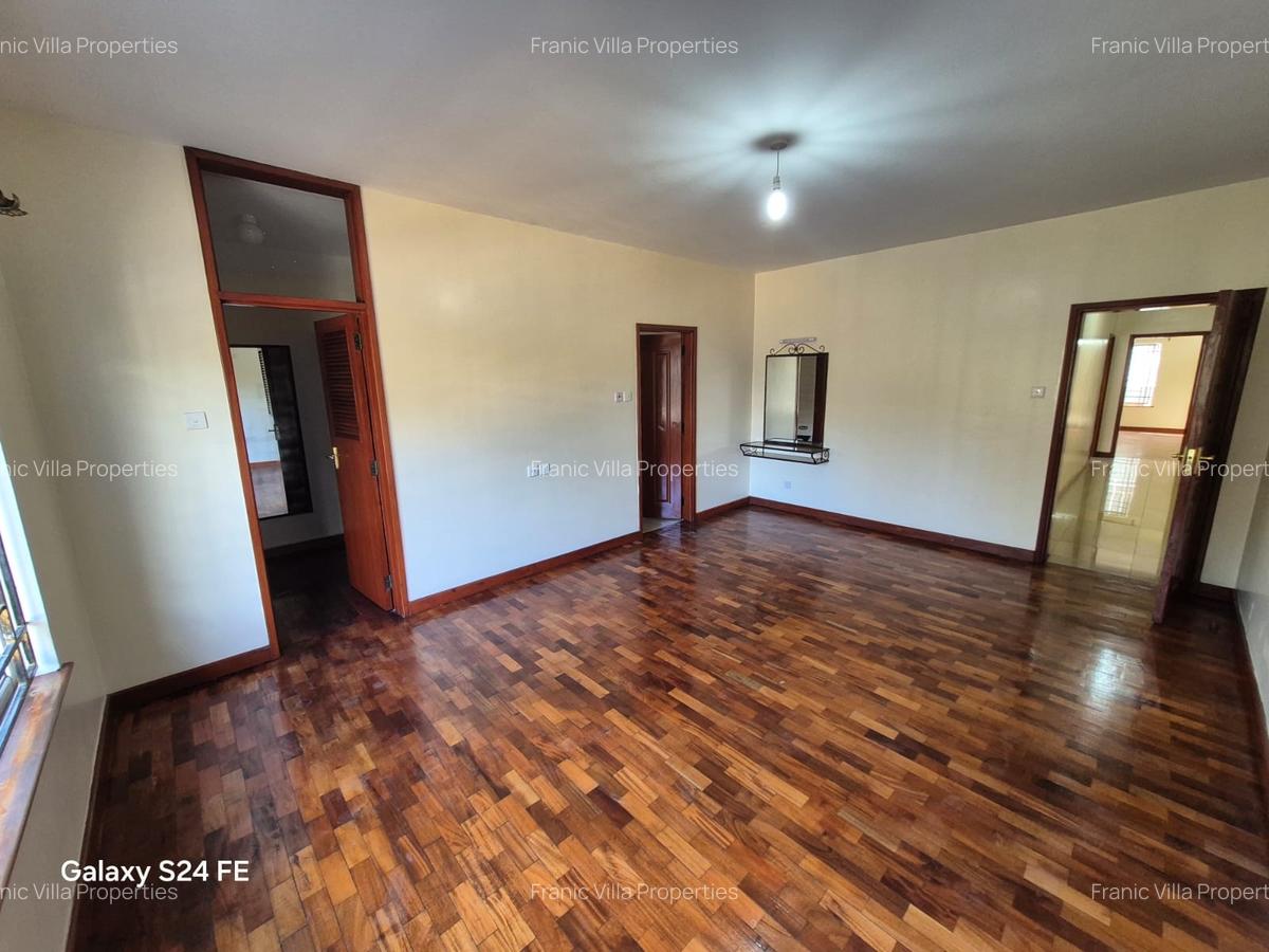3 Bed Apartment with En Suite at Raphta Road - 15
