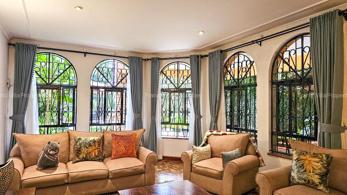 4 Bed Villa with En Suite at Broockside - 6