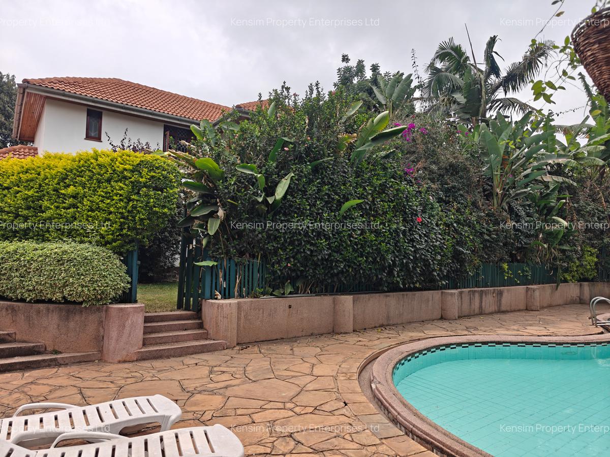 4 Bed Townhouse with En Suite in Lavington - 19