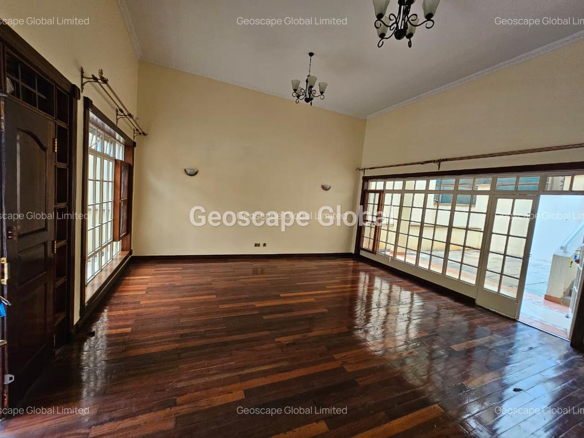 4 Bed Townhouse with En Suite in Kyuna - 2