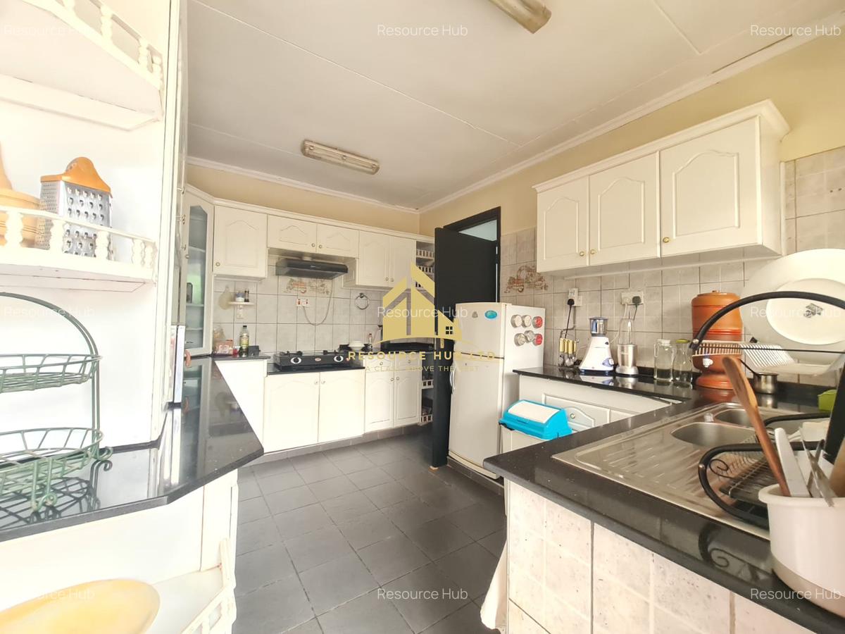 4 Bed House with En Suite at Nyari - 9