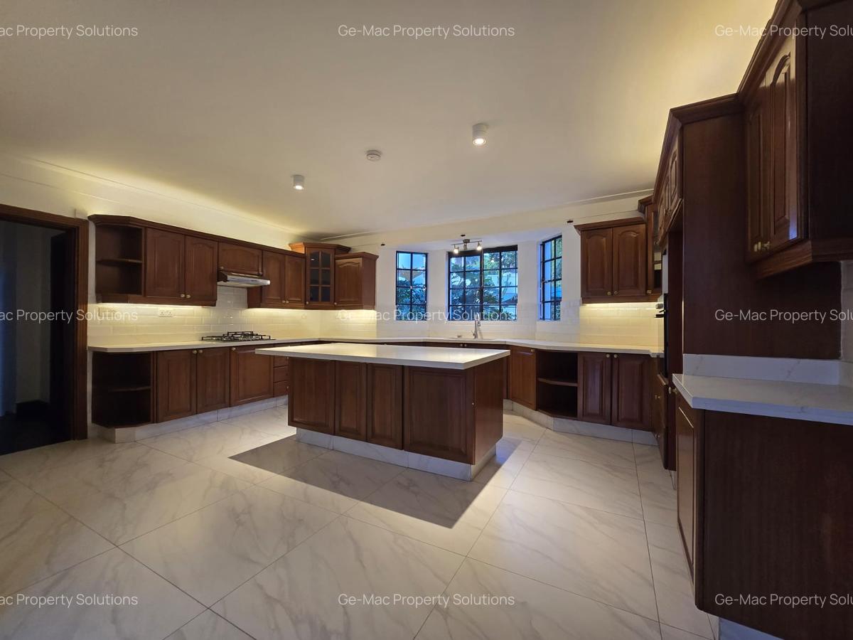 5 Bed House with En Suite in Nyari - 5
