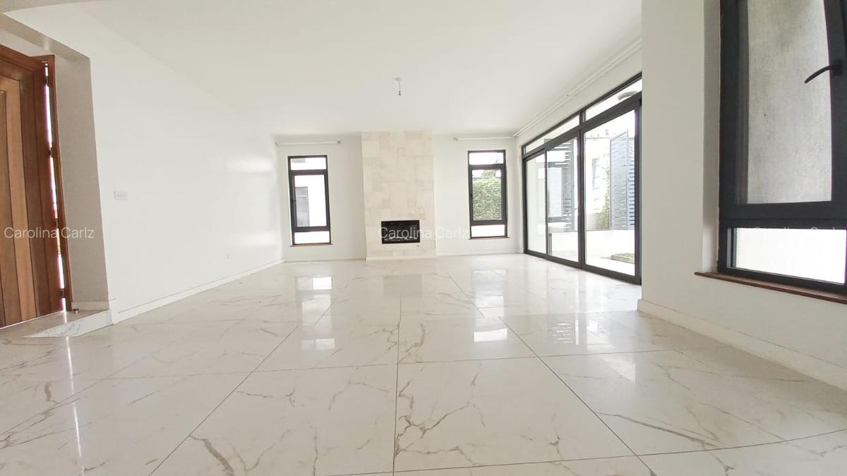 5 Bed Townhouse with En Suite in Lavington - 11