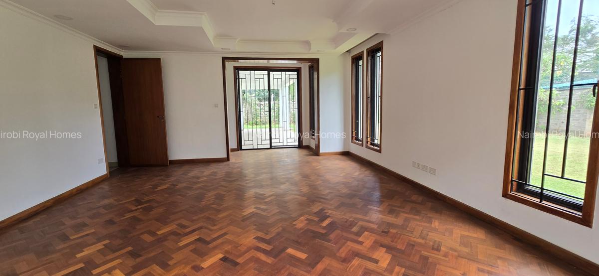 6 Bed Townhouse with En Suite at Lavington Green - 17