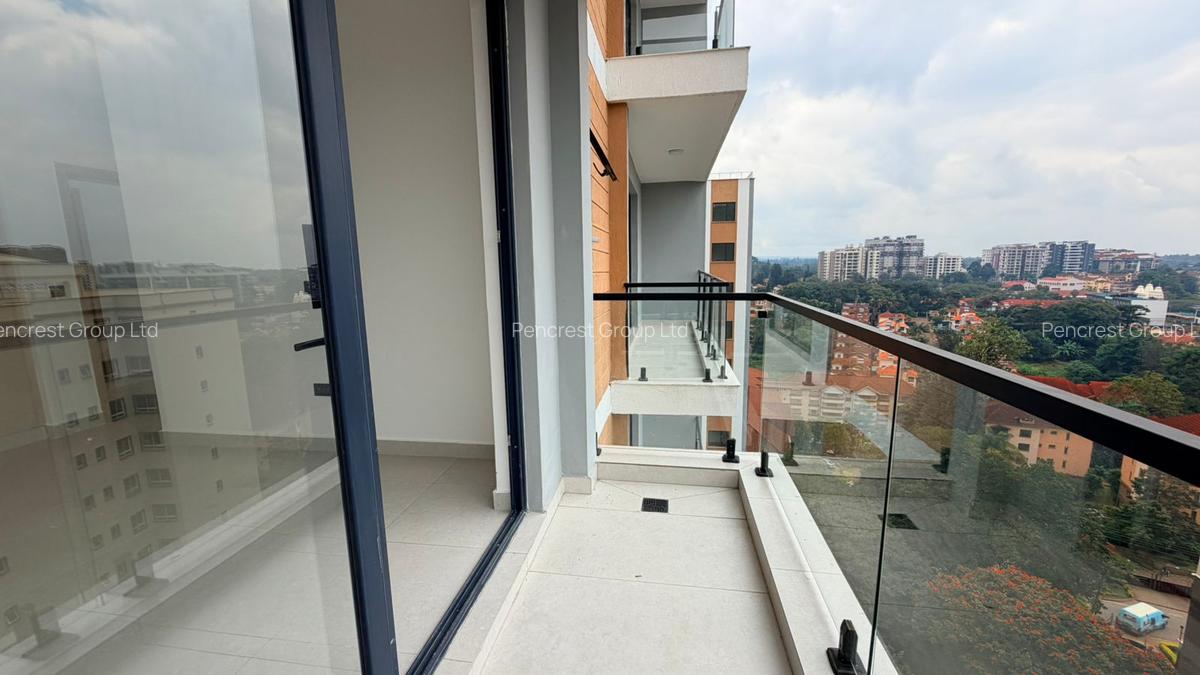 3 Bed Apartment with En Suite at Brookside - 15
