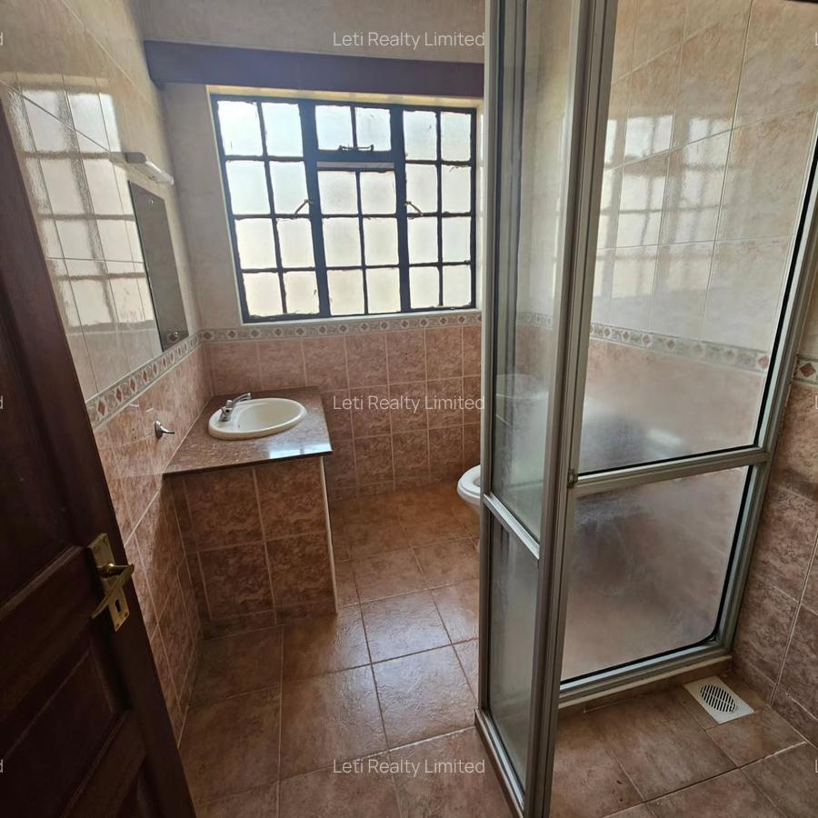 4 Bed Townhouse with En Suite in Lavington - 14