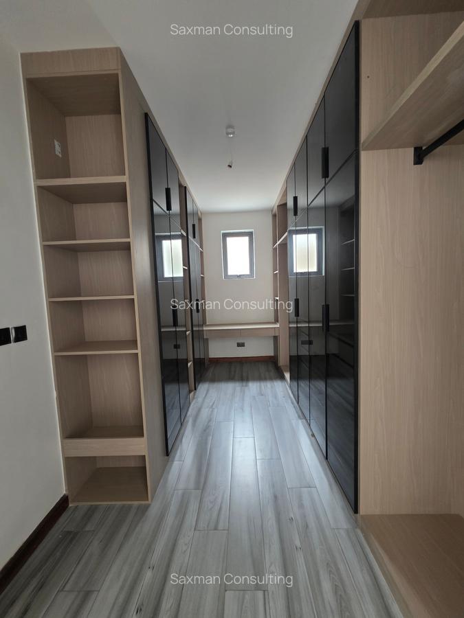 6 Bed Townhouse with En Suite in Lavington - 20