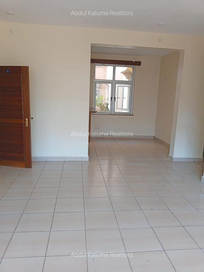 Serviced 2 Bed Apartment with En Suite at Mtwapa - 8