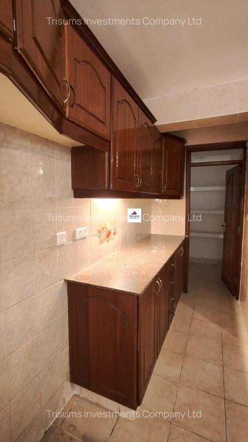 4 Bed Apartment with En Suite in Westlands Area - 4