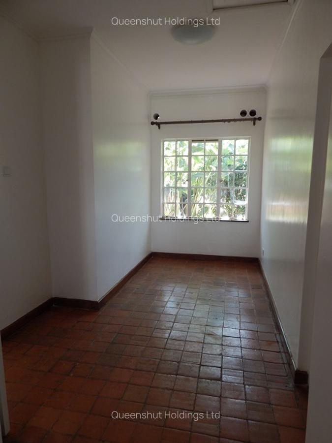 5 Bed House with En Suite in Nyari - 7