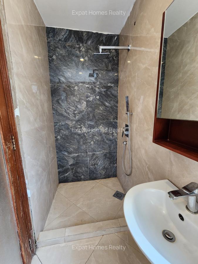 5 Bed Villa with En Suite in Lavington - 12