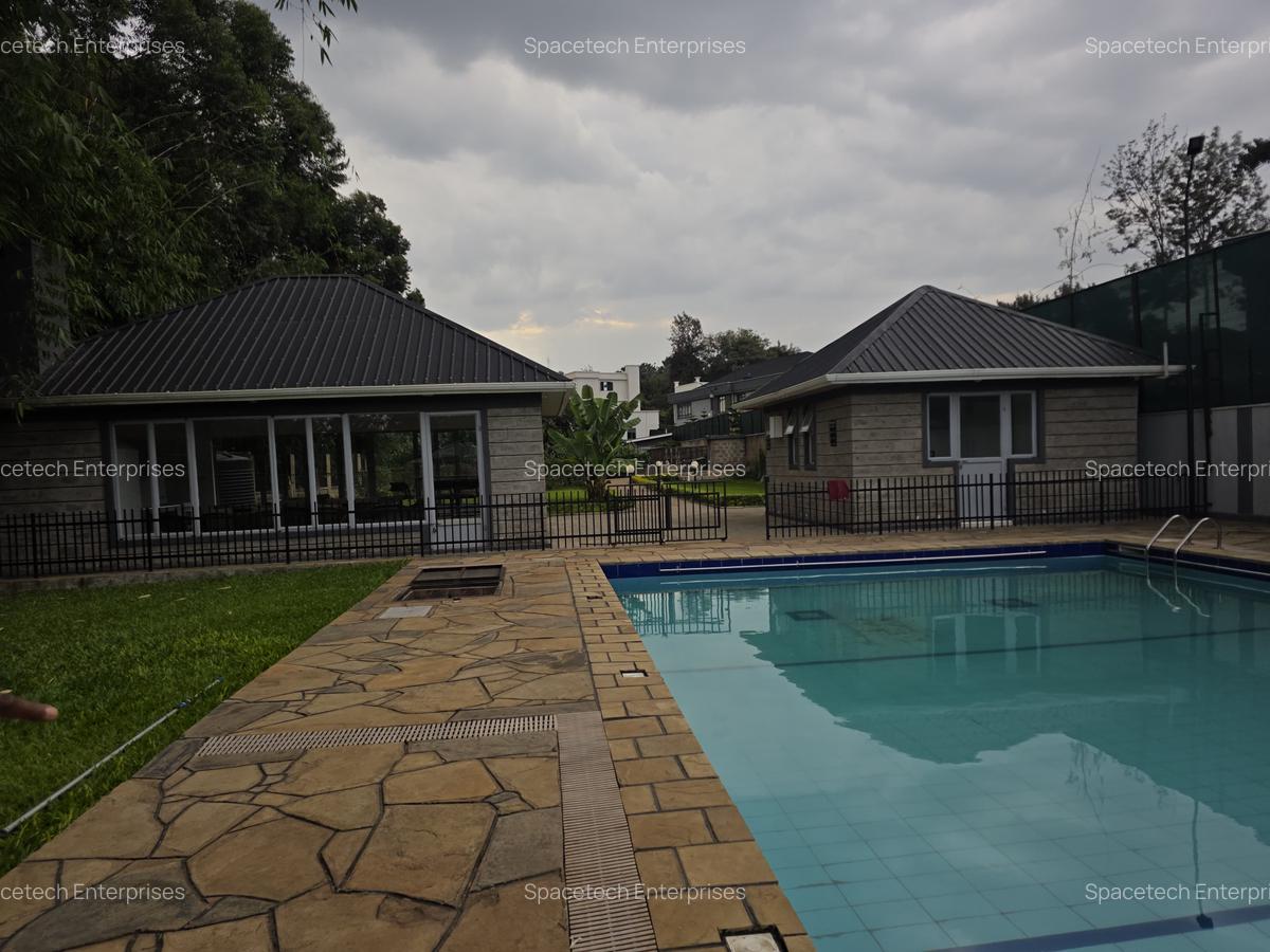 5 Bed Townhouse with En Suite in Ridgeways - 4