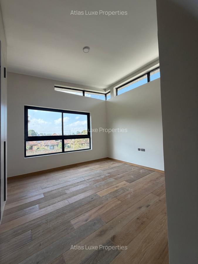 5 Bed Townhouse with En Suite at Old Runda - 14