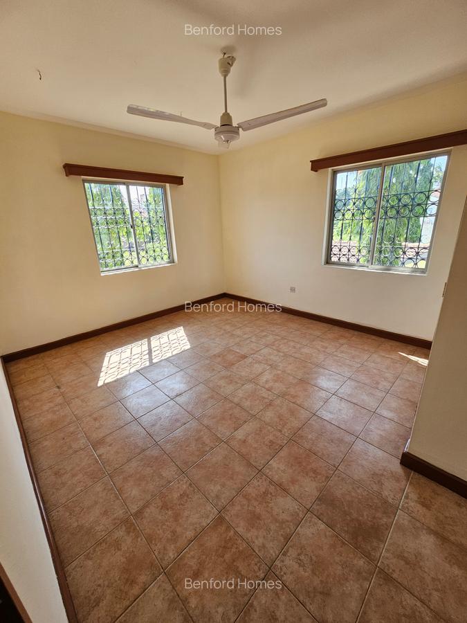 3 Bed Townhouse with En Suite at Nyali - 9