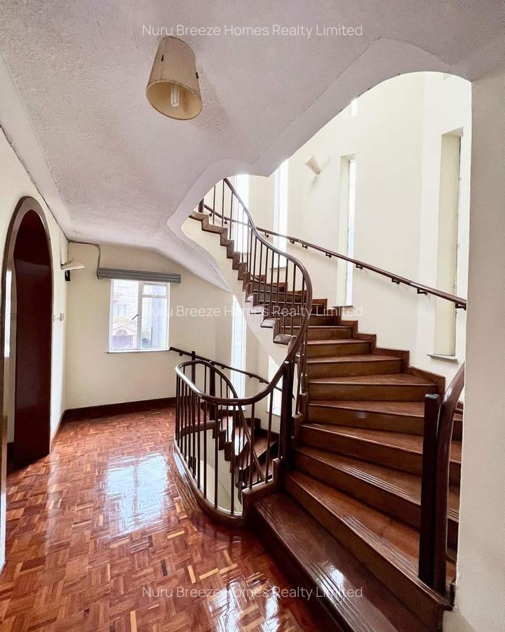 4 Bed Townhouse with En Suite in Lavington - 9