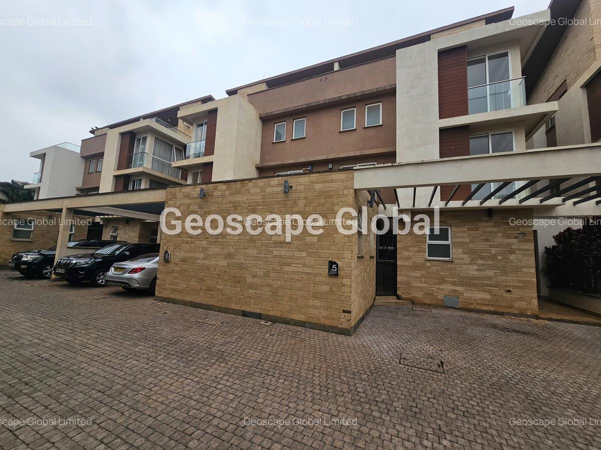 5 Bed Townhouse with En Suite in Lavington - 1