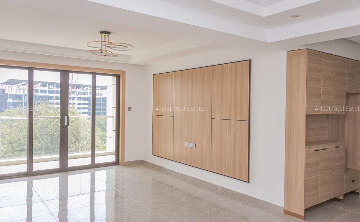 3 Bed Apartment with Swimming Pool at Riverside Drive - 4