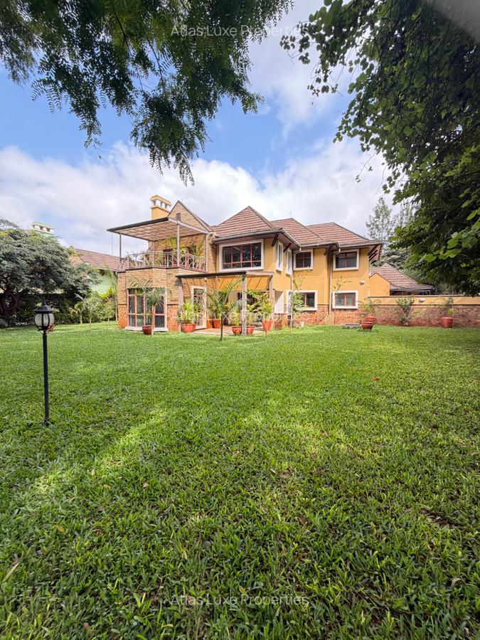 5 Bed Townhouse with En Suite at Old Runda - 1
