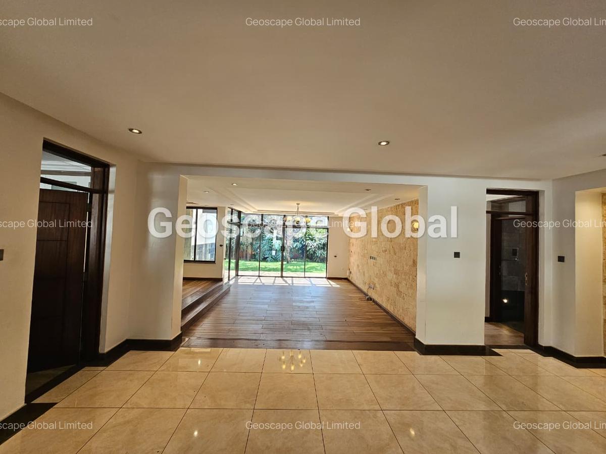 5 Bed Townhouse with En Suite in Lavington - 2