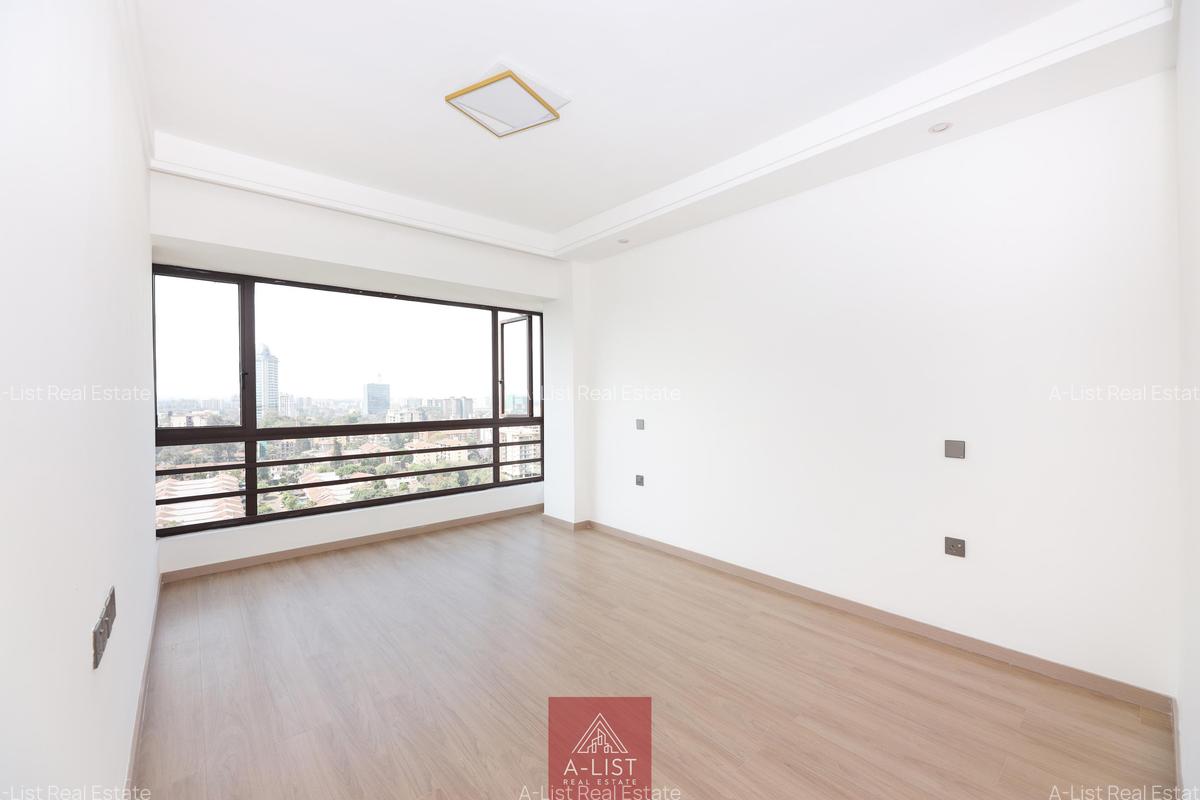 3 Bed Apartment with En Suite at Riverside Drive - 15