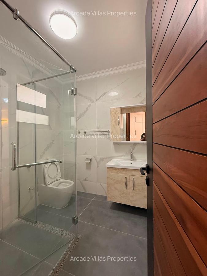 5 Bed Apartment with En Suite in Kilimani - 16