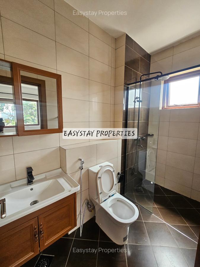 2 Bed Apartment with En Suite in Westlands Area - 11