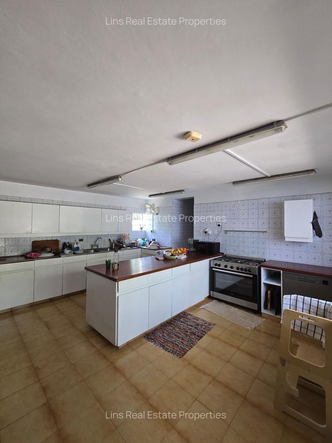 5 Bed House with En Suite in Gigiri - 13