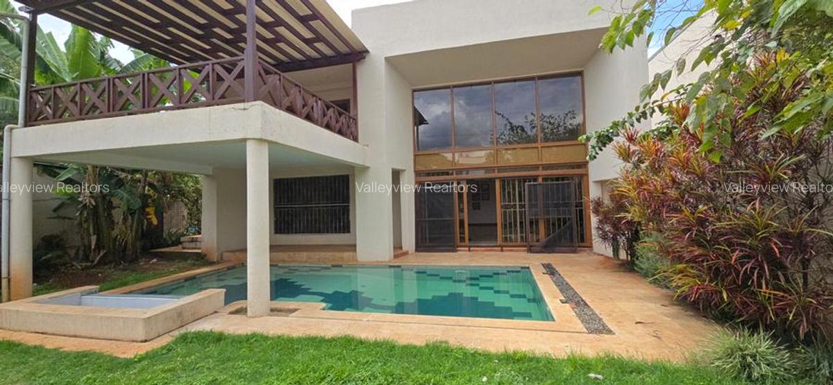 5 Bed Townhouse with En Suite at Lavington - 13