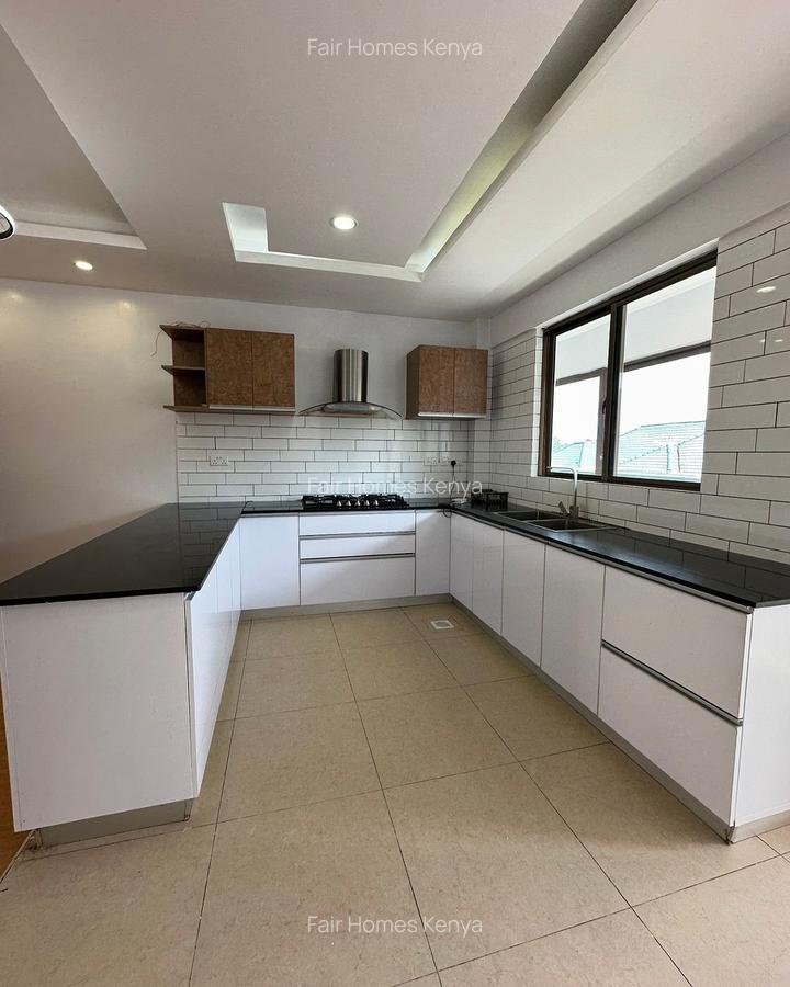 3 Bed Apartment with En Suite at Hatheru Road - 4