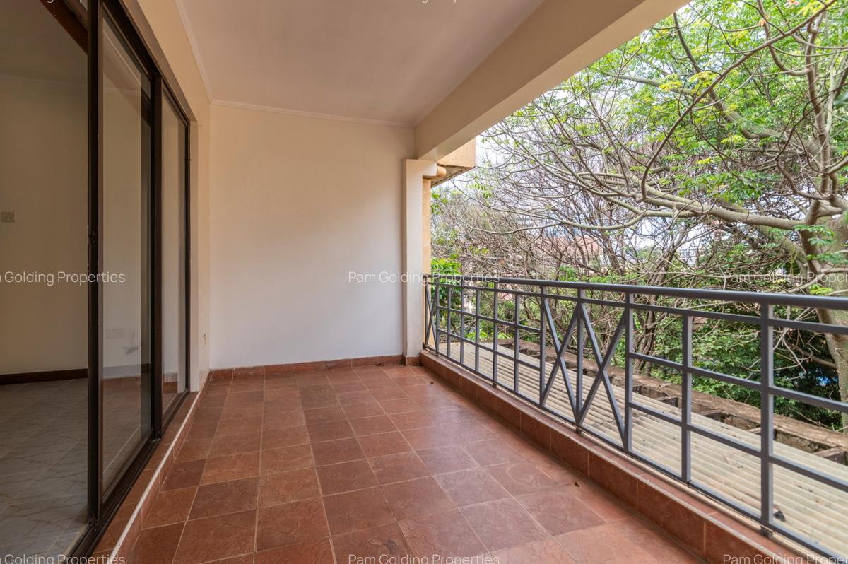 3 Bed Apartment with En Suite at Westlands Avenue - 15