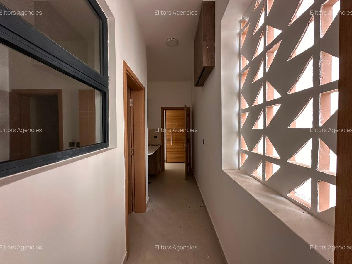 3 Bed Apartment with En Suite at Brookside Drive - 6