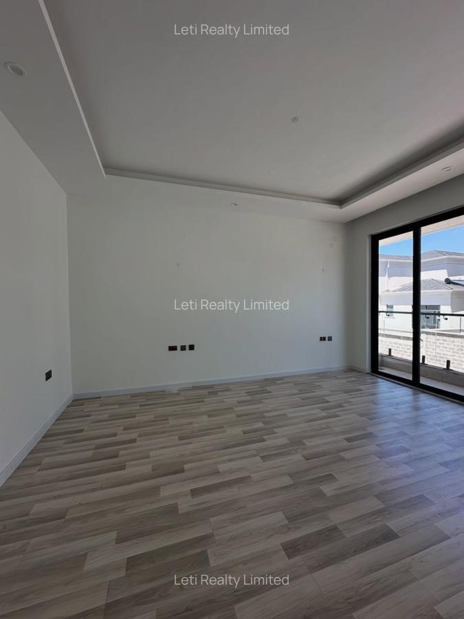 5 Bed Townhouse with En Suite in Lavington - 8