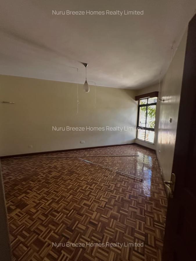 3 Bed Apartment with En Suite in Brookside - 13