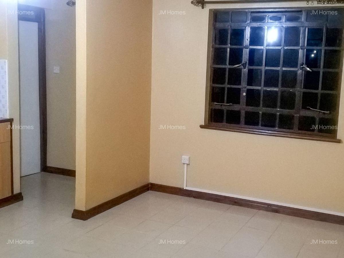 1 Bed Apartment with En Suite at Fair Acres Road - 3