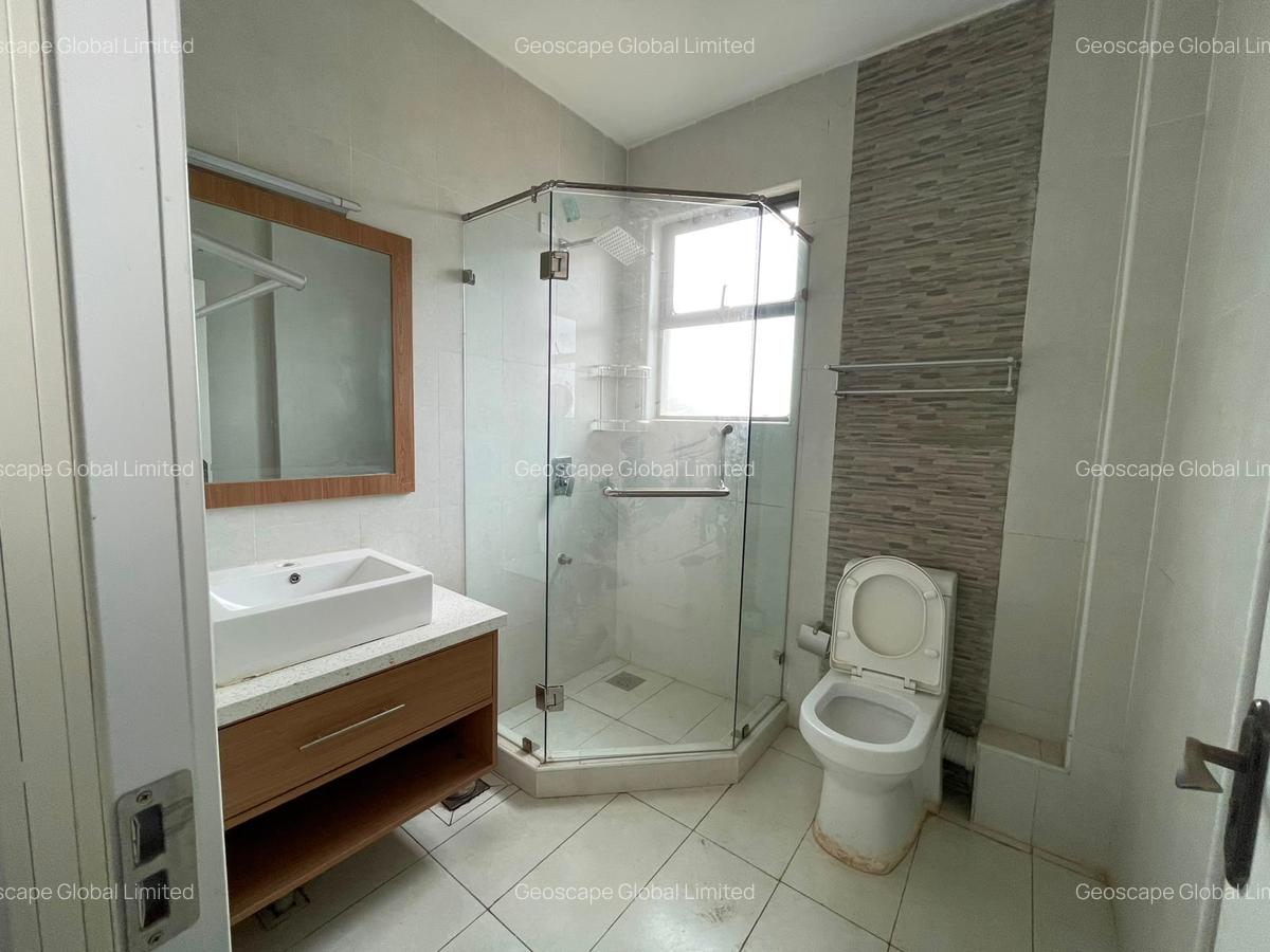 5 Bed Apartment with En Suite in Brookside - 18