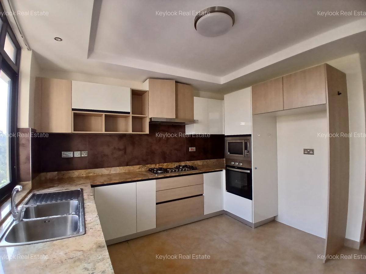 3 Bed Apartment with En Suite in Riverside - 18
