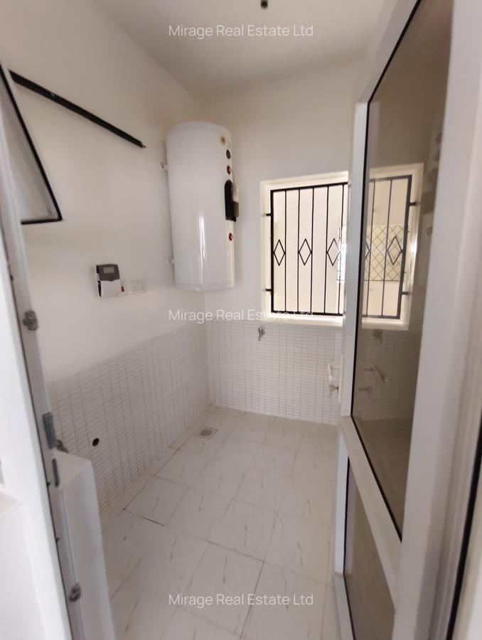 2 Bed Apartment with En Suite in Lavington - 16